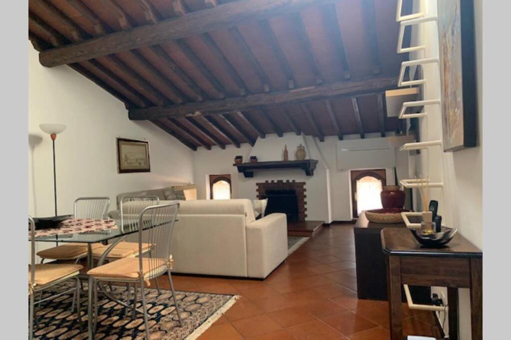 Daisy House: Nice Attic In The Historical Center ซาโล ภายนอก รูปภาพ